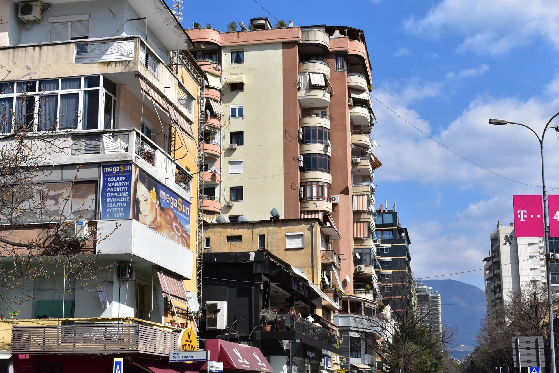 Apartament i rinovuar në zemër të Bllokut