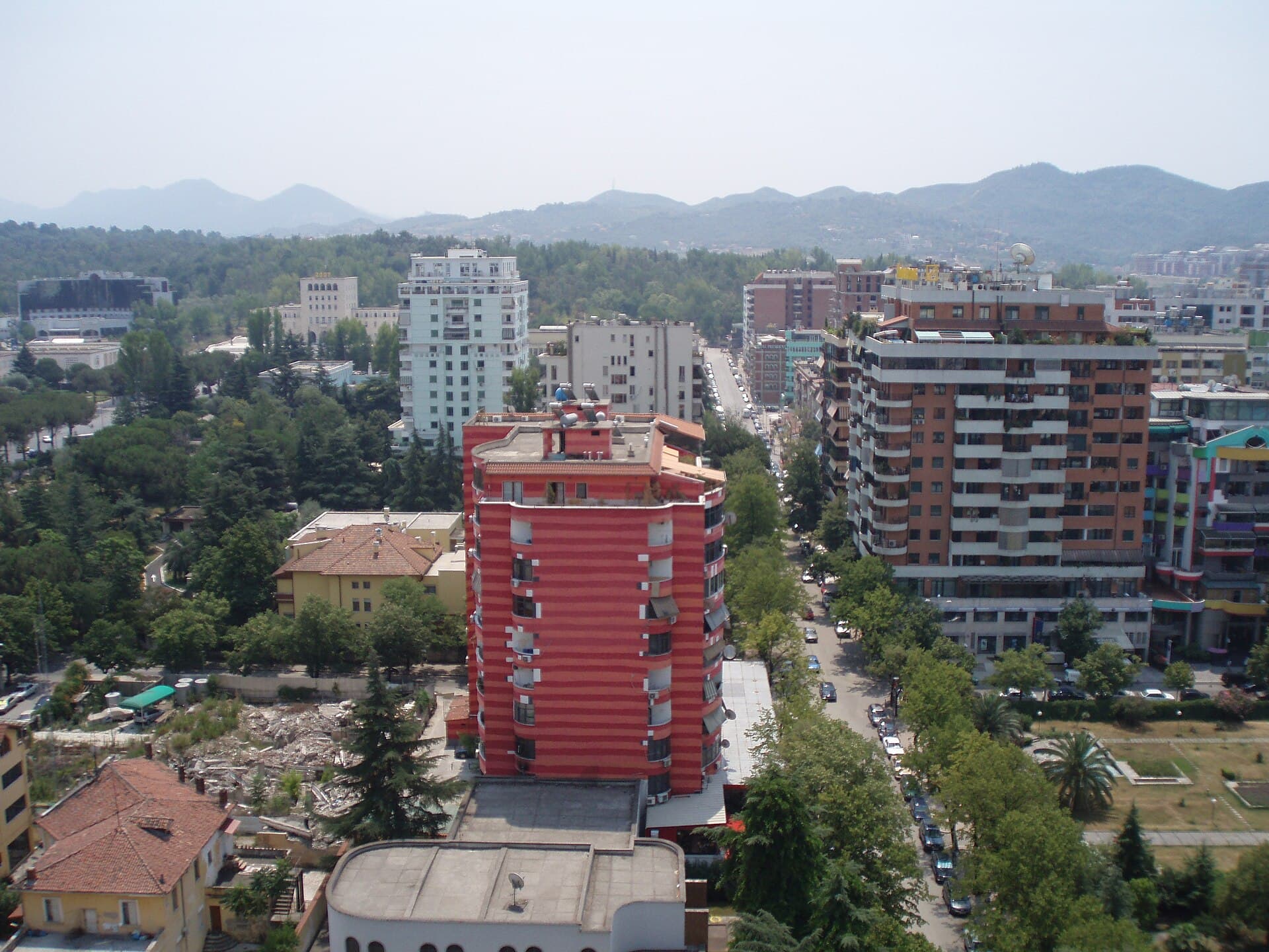 Apartament i mobiluar pranë Sky Tower