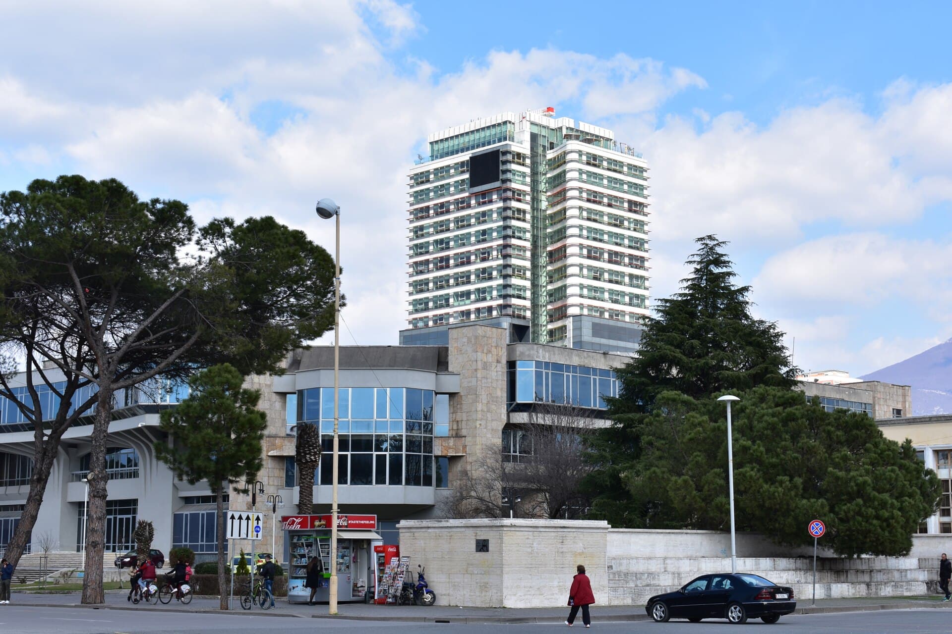 Apartament në kullë të re, Rruga e Kavajës